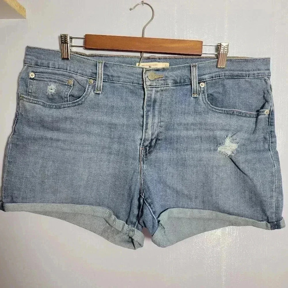Levi's Size 33 Classic Light Wash Distressed Mid Length Denim Jean Shorts - Picture 1 of 10